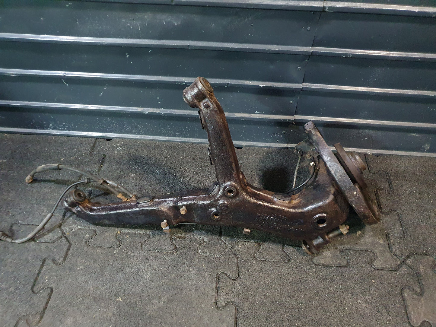 Fuzeta stanga spate cu brat Ford Galaxy (WGR) 1.9 TDI ASZ 2004