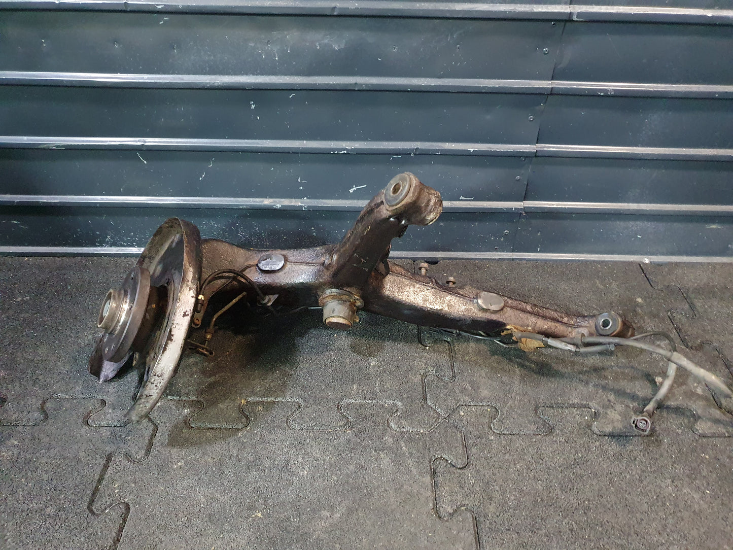 Fuzeta stanga spate cu brat Ford Galaxy (WGR) 1.9 TDI ASZ 2004