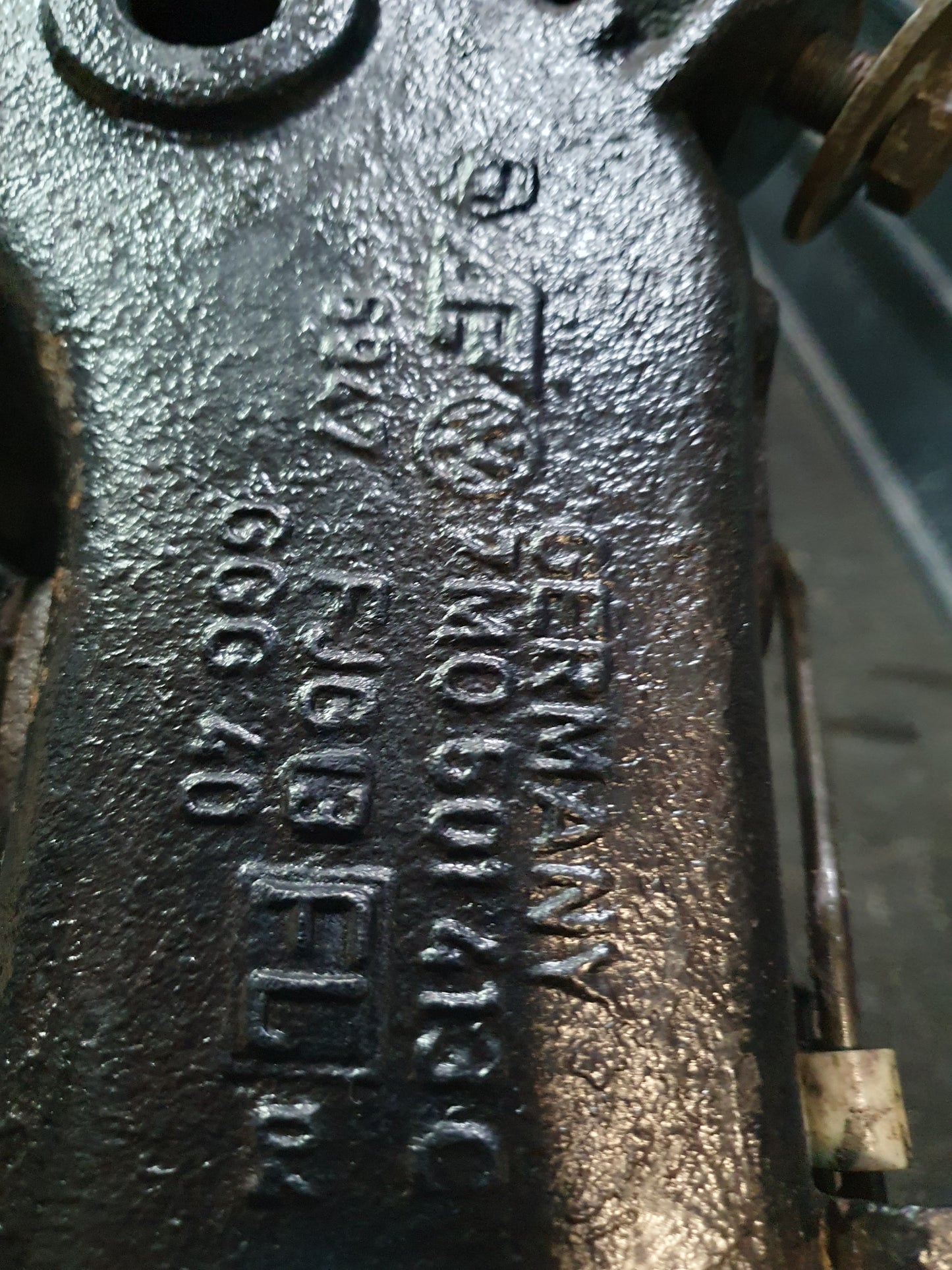 Fuzeta stanga spate cu brat Ford Galaxy (WGR) 1.9 TDI ASZ 2004