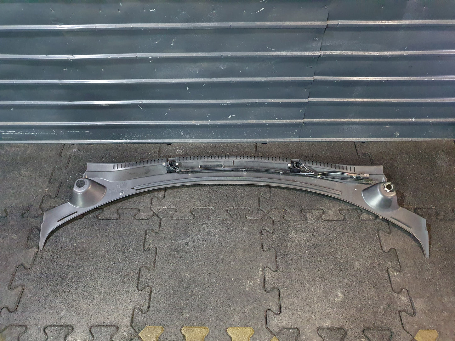 Grila stergatoare Ford Galaxy (WGR) 1.9 TDI ASZ 2004