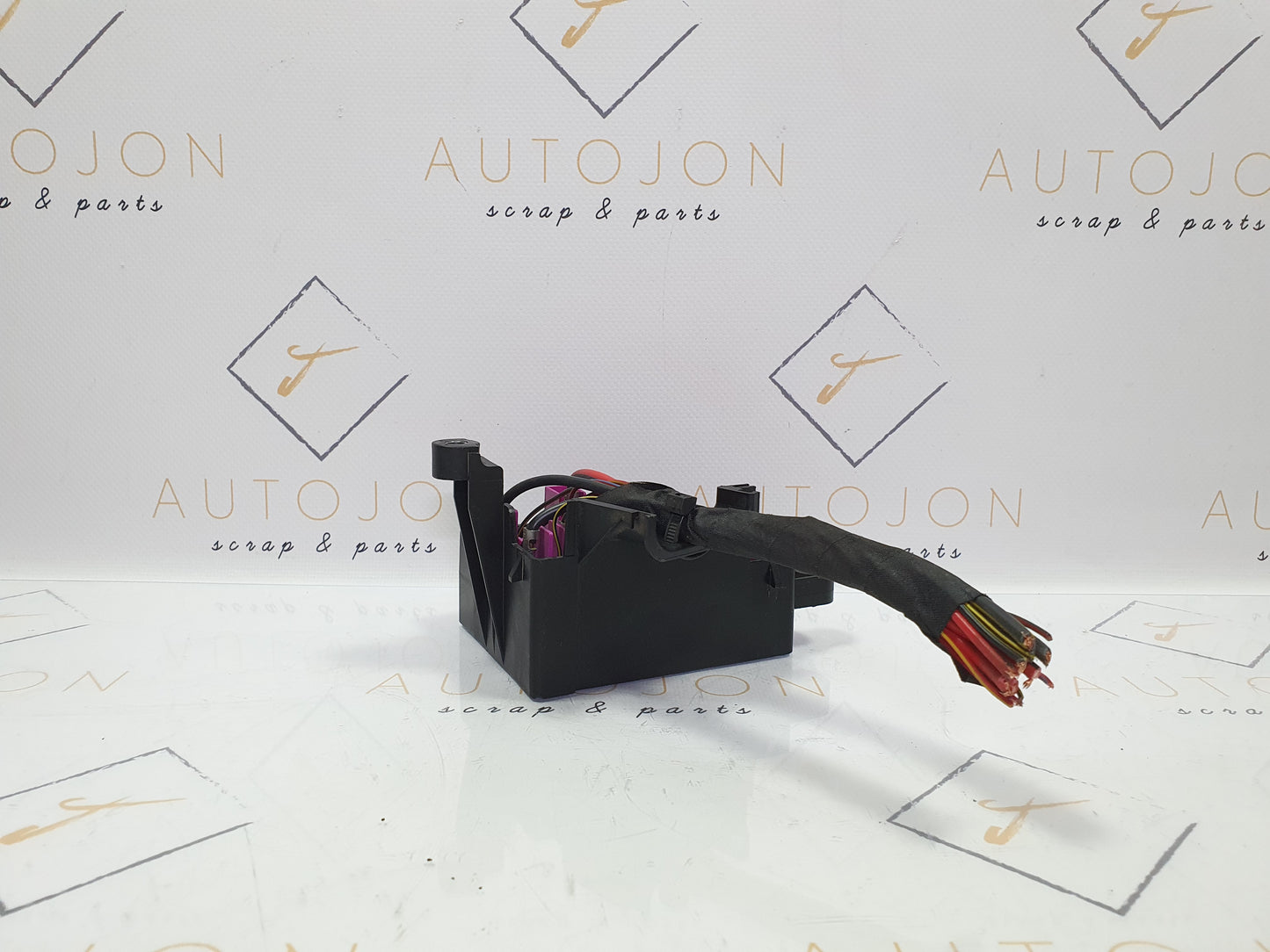 Panou sigurante bord Volkswagen Passat (3C5) Variant 2.0 TDI BMP 2007