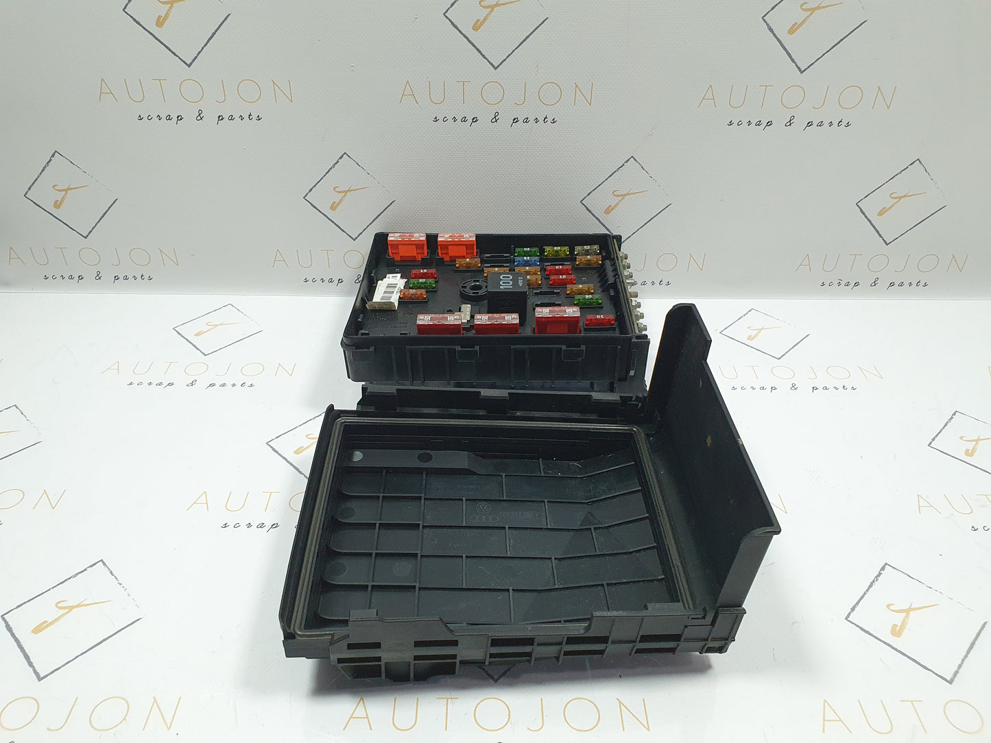 Panou sigurante motor Volkswagen Passat (3C5) Variant 2.0 TDI BMP 2007