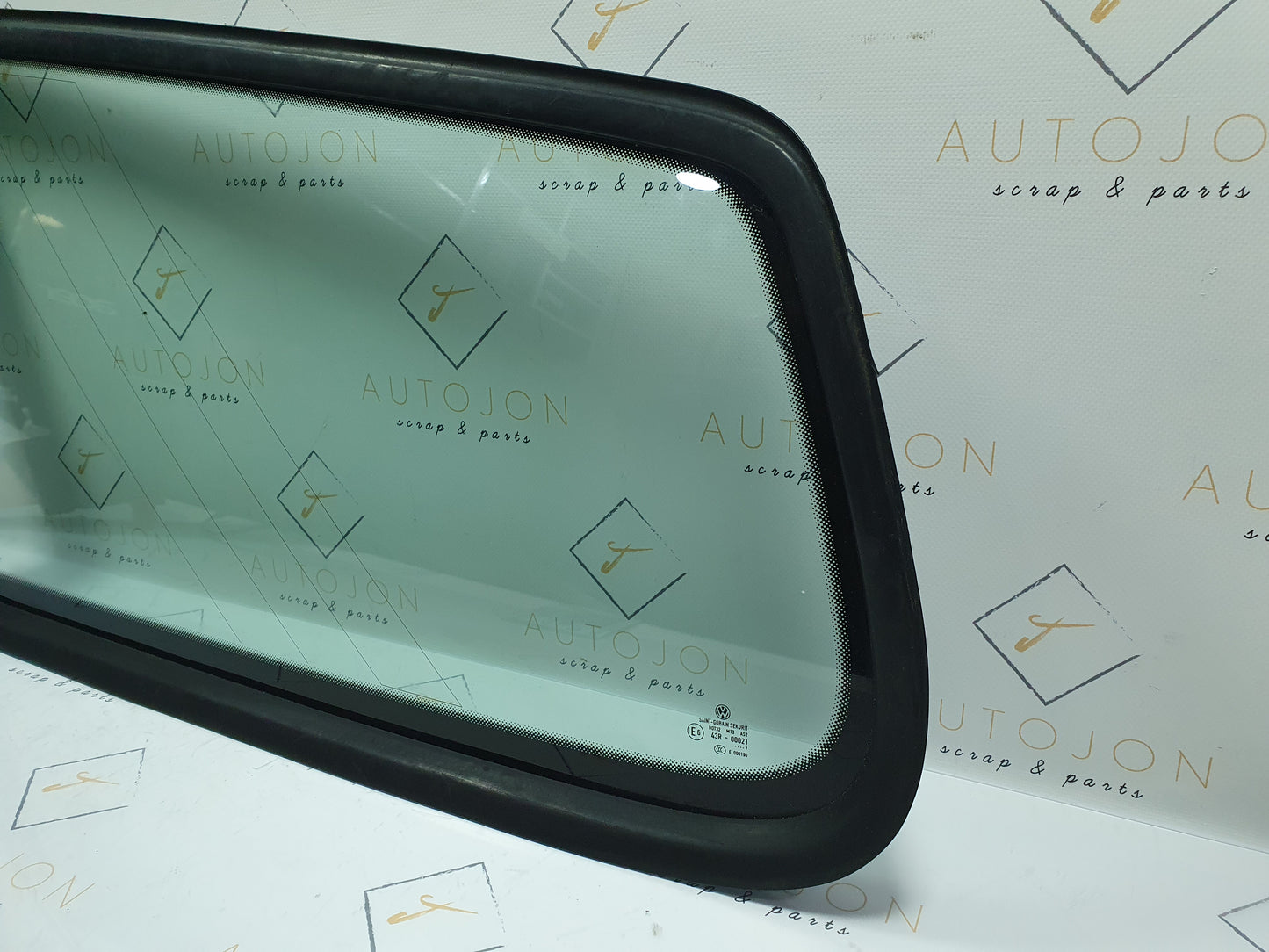 Geam fix stanga spate Volkswagen Passat (3C5) Variant 2.0 TDI BMP 2007