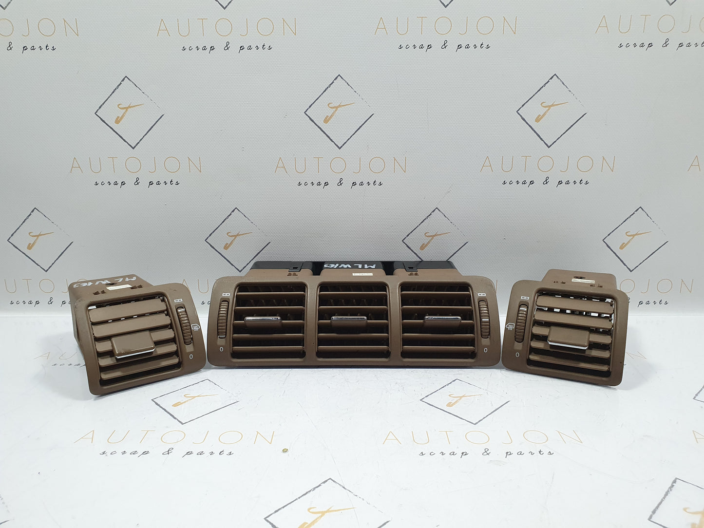 Set grile aer bord Mercedes ML (W163) 270 CDI OM612 2001