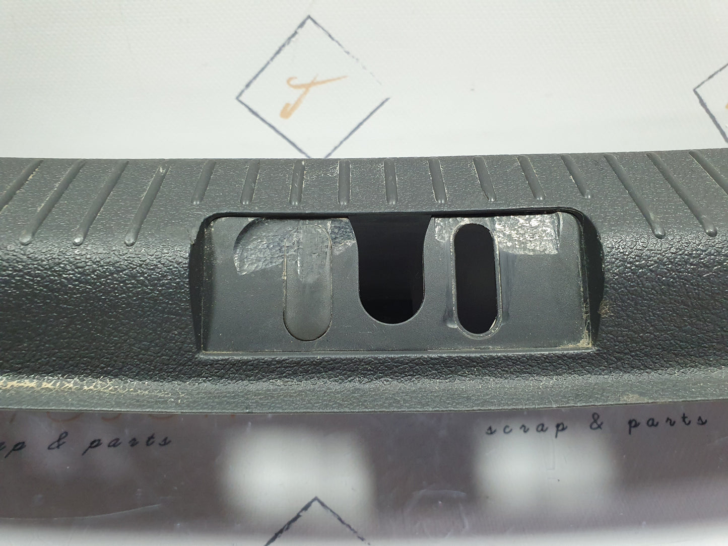 Ornament finitie portbagaj Volkswagen Touran (1T3) 2.0 TDI CFHC 2012