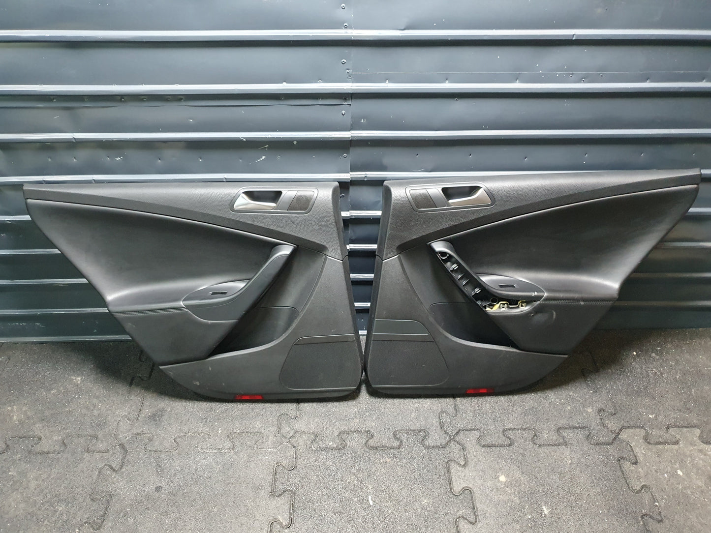 Panouri usi spate piele Volkswagen Passat B6 (3C5) Variant 2.0 TDI BMR 2006