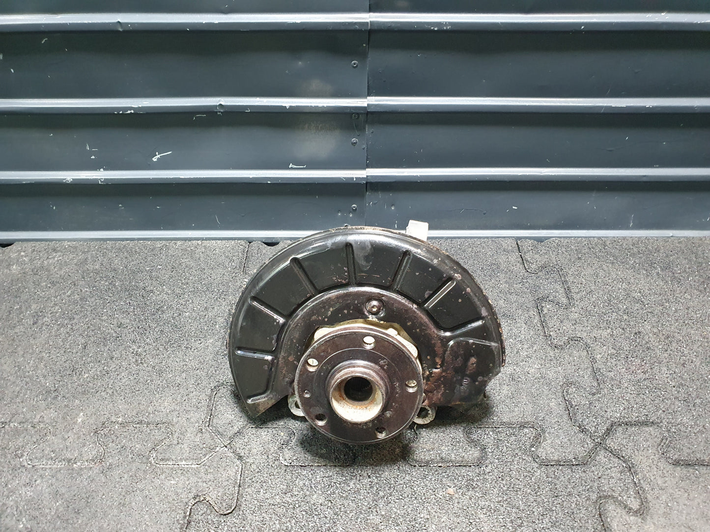 Fuzeta stanga fata Volkswagen Passat (3C5) Variant 2.0 TDI BMP 2007