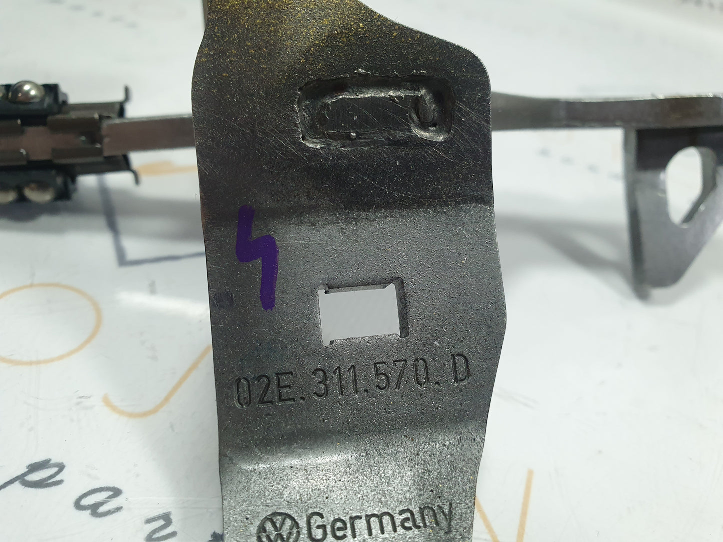 Furca selector viteze 1 DSG Volkswagen Golf 5 (1K1) Coupe 2.0 TDI BKD 2005