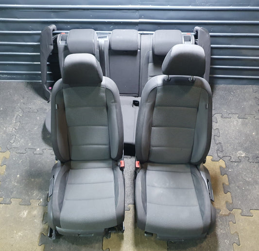 Interior scaune si banchete Volkswagen Jetta (1K2) Berlina 1.6 TDI CAYC 2010