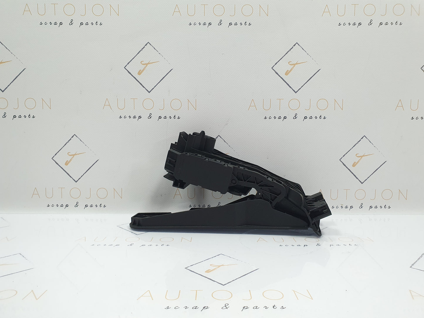 Pedala acceleratie Volkswagen Jetta (1K2) Berlina 1.6 TDI CAYC 2010