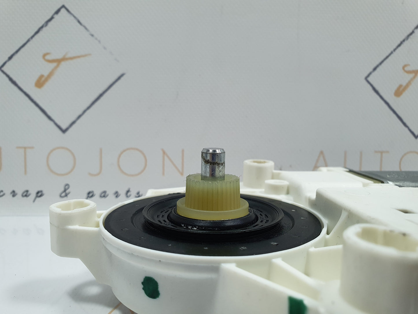 Motoras macara dreapta fata Volkswagen Jetta (1K2) Berlina 1.6 TDI CAYC 2010