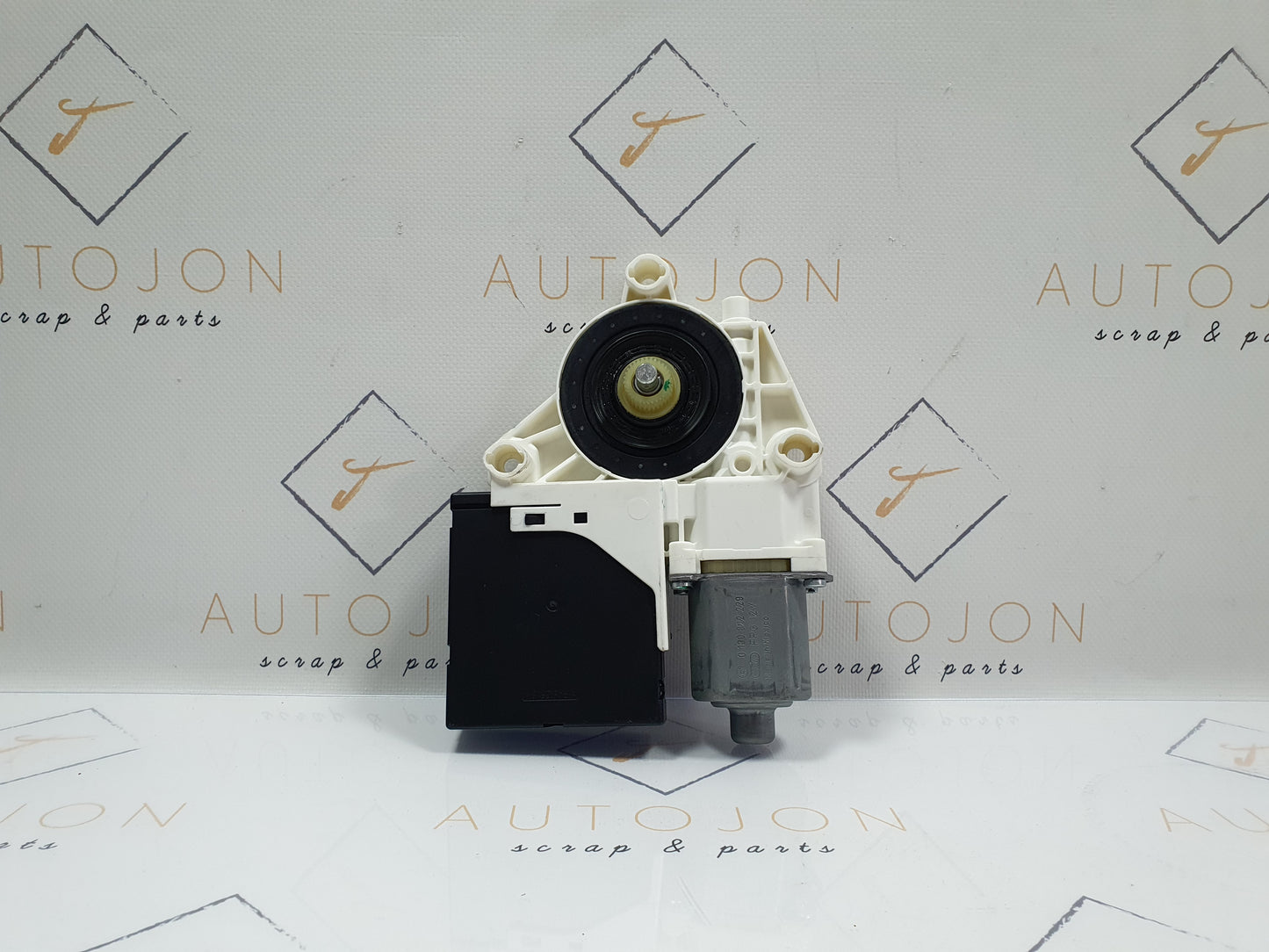 Motoras macara dreapta fata Volkswagen Jetta (1K2) Berlina 1.6 TDI CAYC 2010