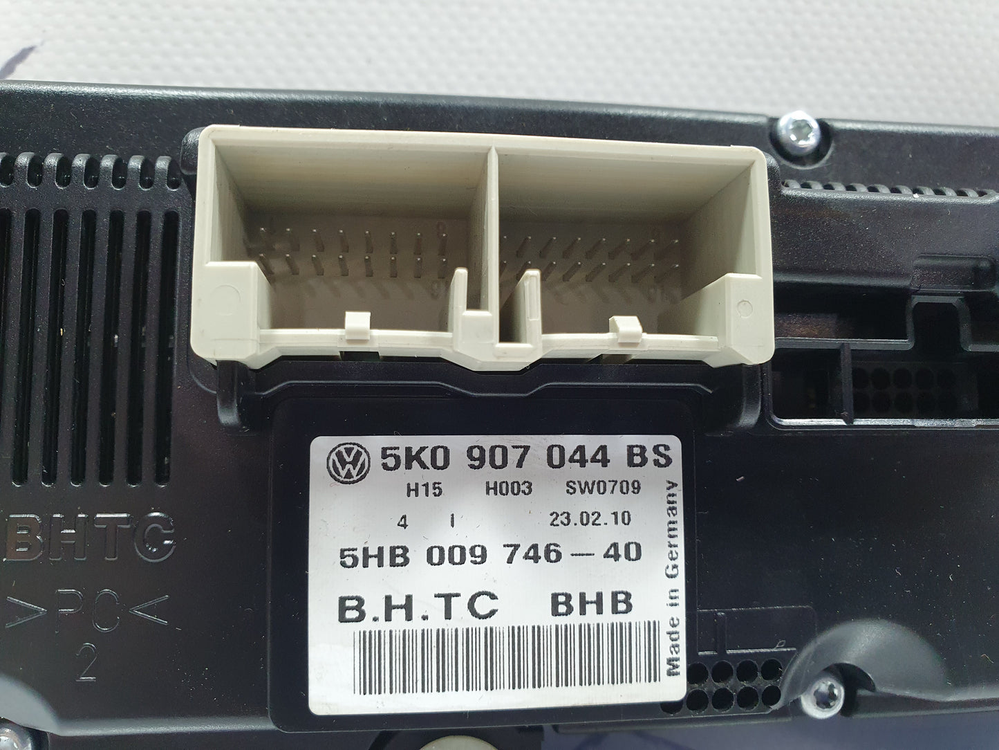 Panou climatronic Volkswagen Jetta (1K2) Berlina 1.6 TDI CAYC 2010