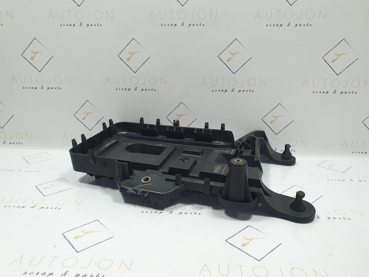 Suport baterie Volkswagen Jetta (1K2) Berlina 1.6 TDI CAYC 2010