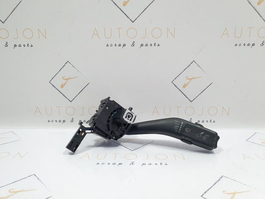 Maneta stergatore Volkswagen Jetta (1K2) Berlina 1.6 TDI CAYC 2010