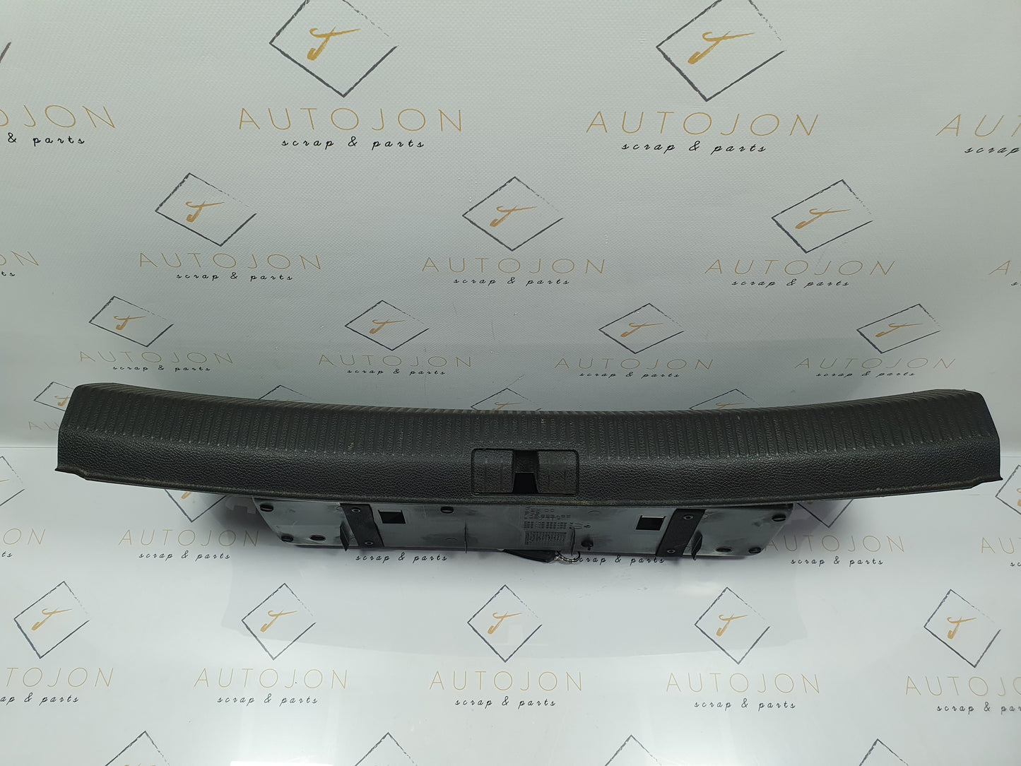 Ornament finitie portbagaj Volkswagen Jetta (1K2) Berlina 1.6 TDI CAYC 2010