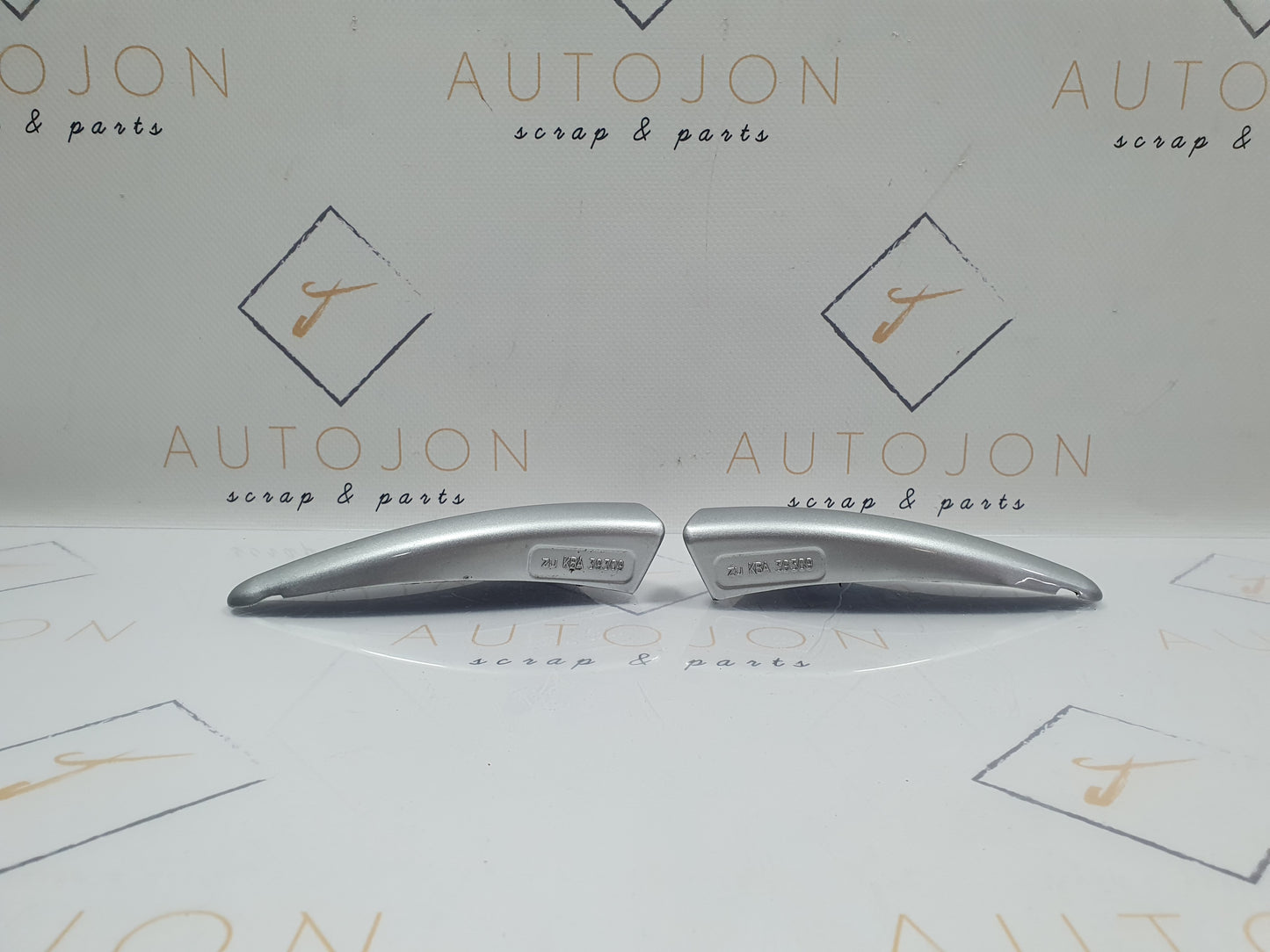 Set ornamente exterior aripi Volkswagen Jetta (1K2) Berlina 1.6 TDI CAYC 2010