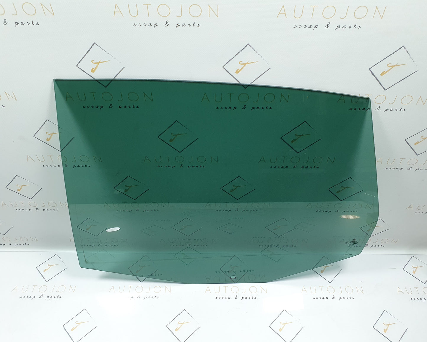 Geam stanga spate Volkswagen Jetta (1K2) Berlina 1.6 TDI CAYC 2010