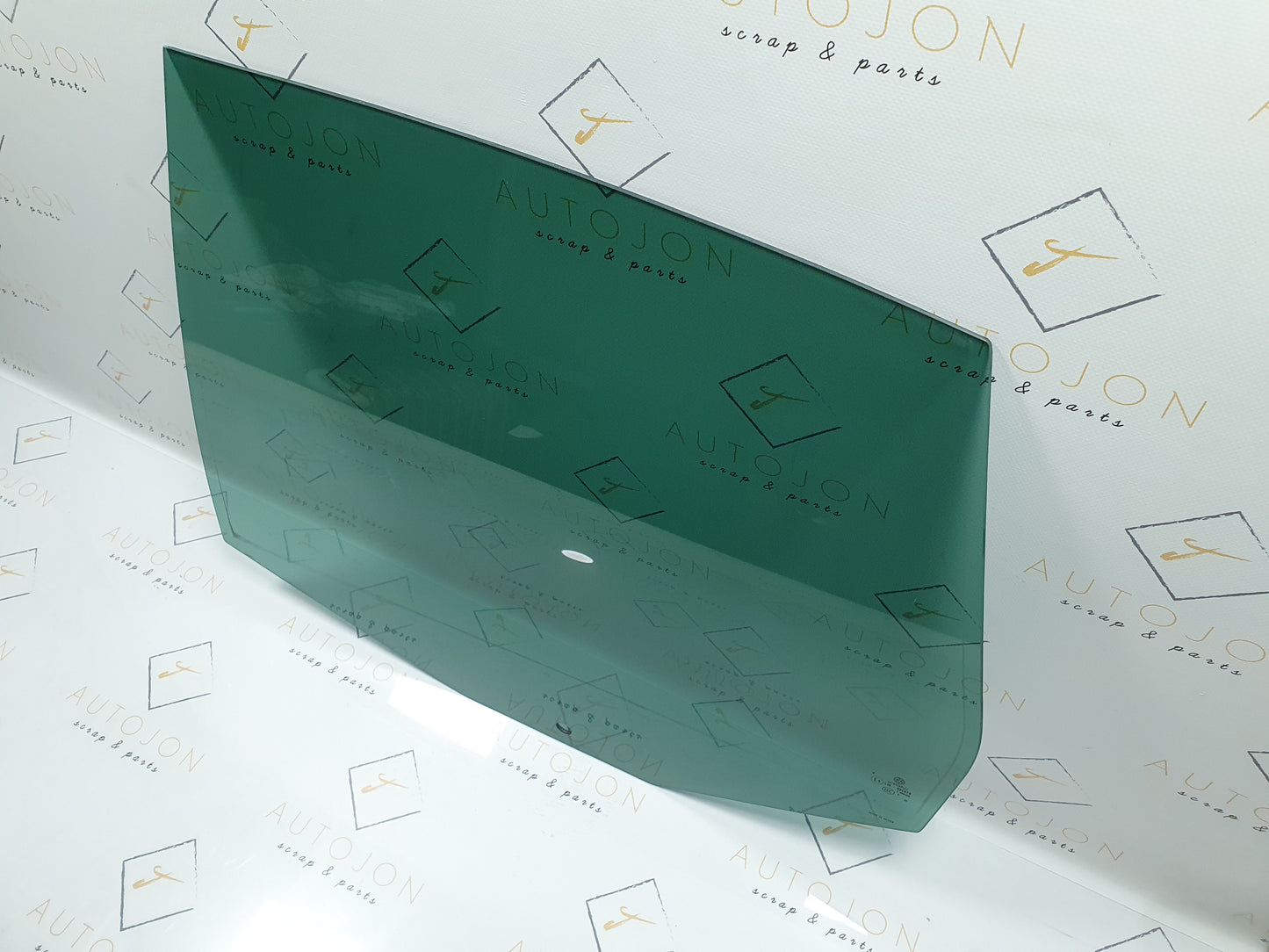 Geam stanga spate Volkswagen Jetta (1K2) Berlina 1.6 TDI CAYC 2010