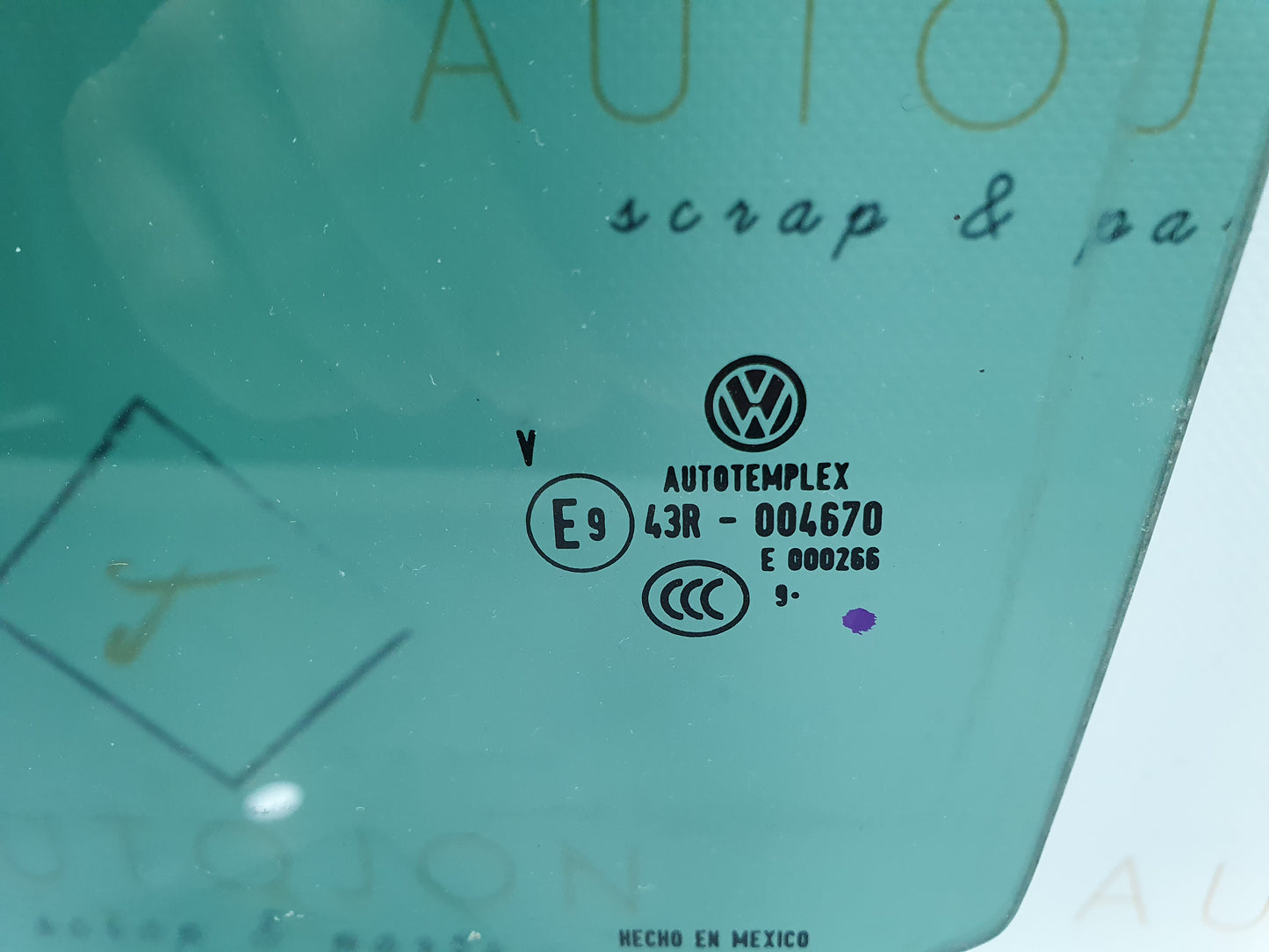 Geam stanga spate Volkswagen Jetta (1K2) Berlina 1.6 TDI CAYC 2010