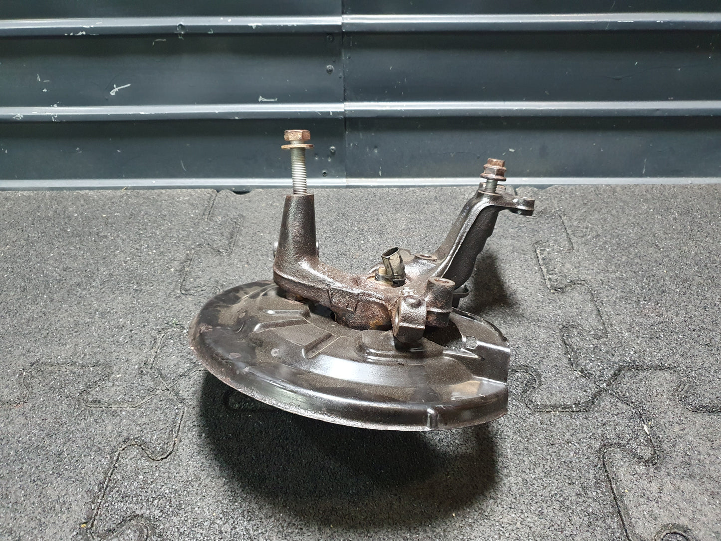 Fuzeta dreapta spate Volkswagen Jetta (1K2) Berlina 1.6 TDI CAYC 2010