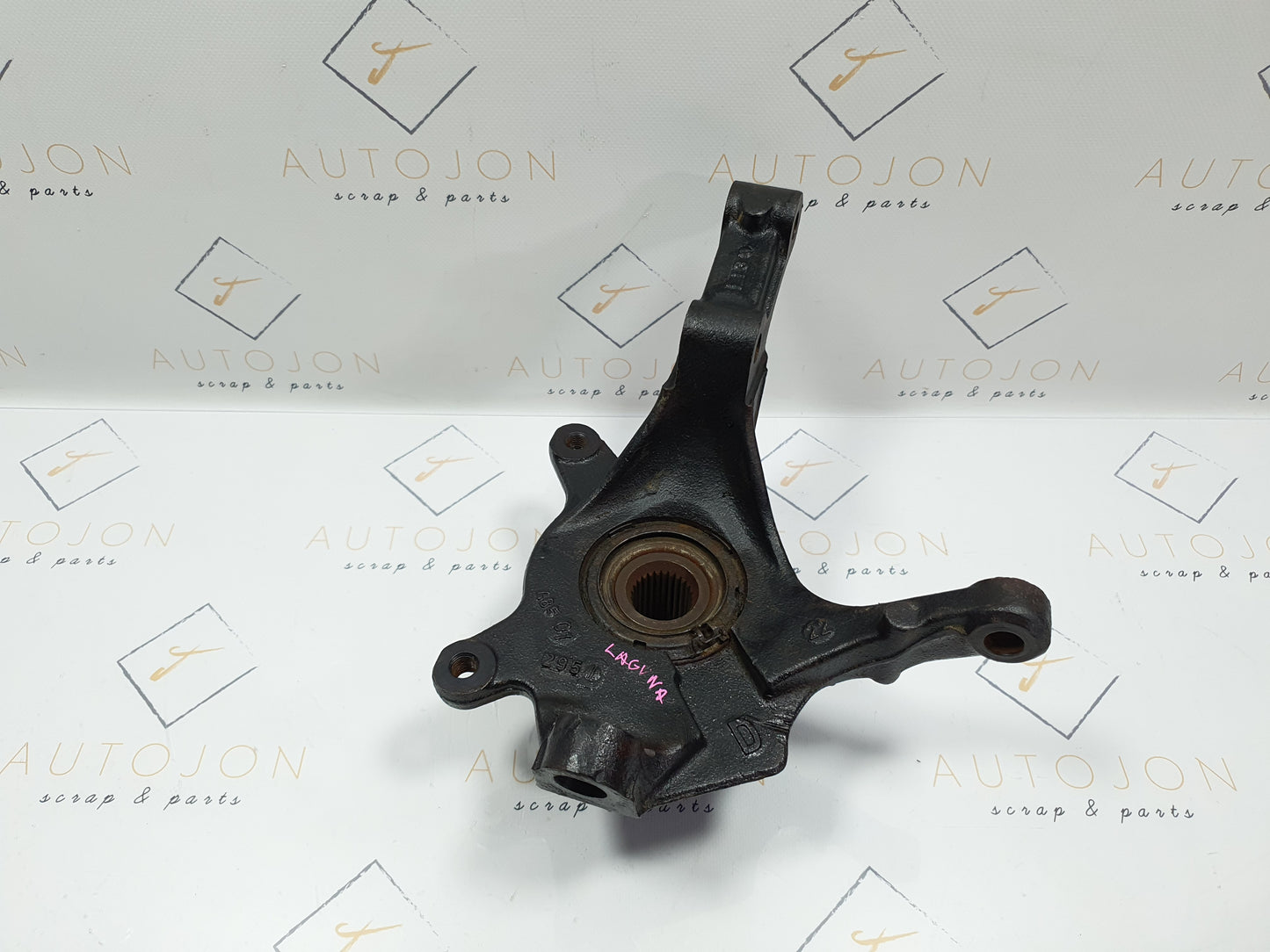 Fuzeta dreapta fata Renault Laguna II (K74) 1.9 dCi F9Q 2002