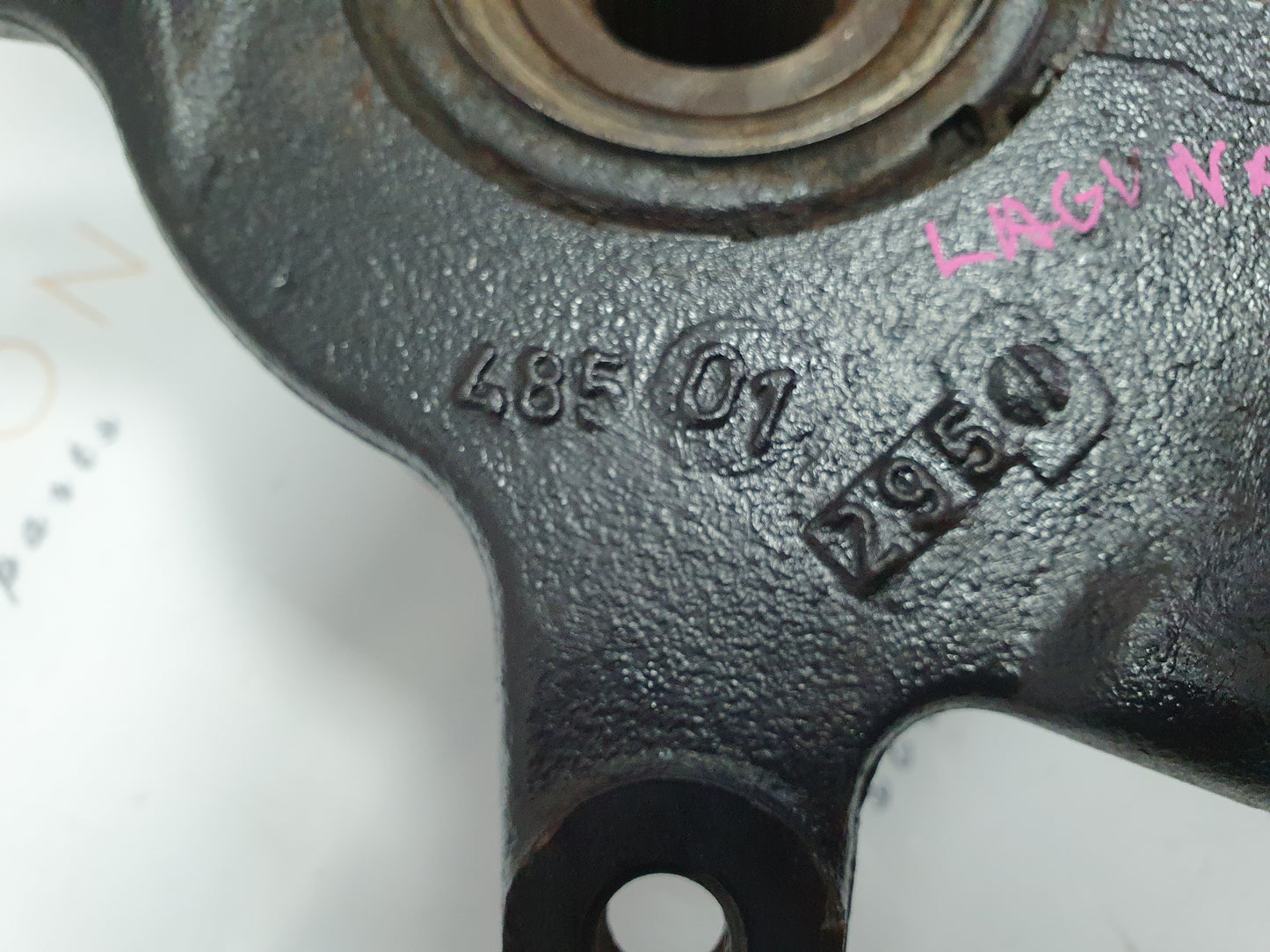 Fuzeta dreapta fata Renault Laguna II (K74) 1.9 dCi F9Q 2002