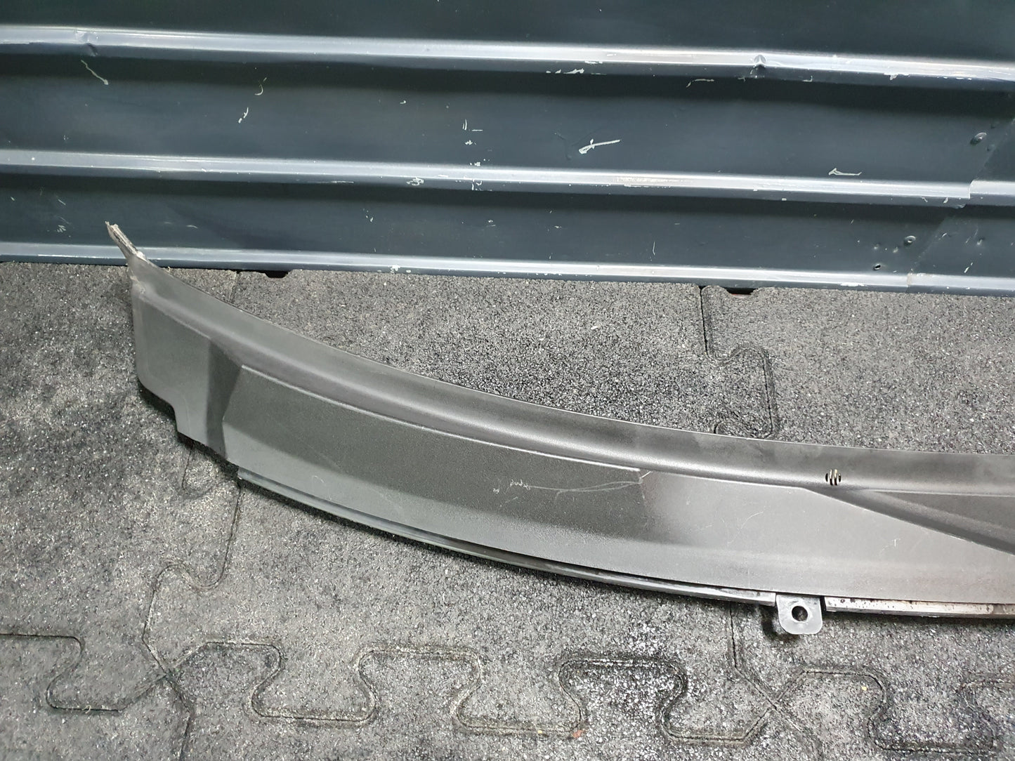 Grila stergator Audi A6 C6 (4F2) Sedan 3.0 TDI BMK 2005