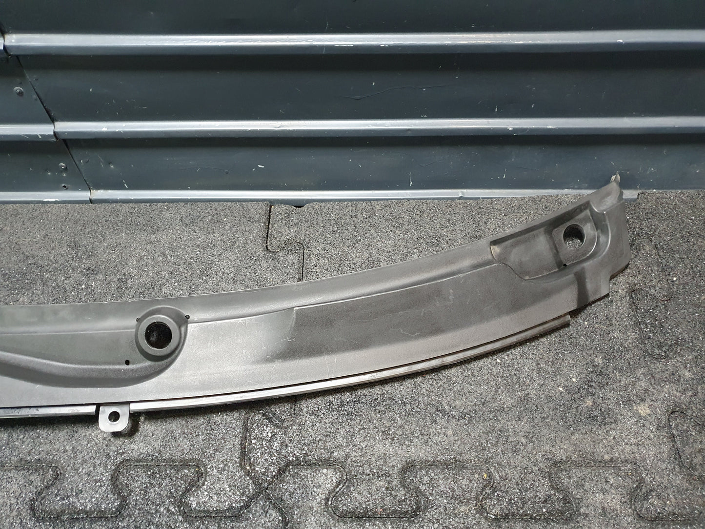 Grila stergator Audi A6 C6 (4F2) Sedan 3.0 TDI BMK 2005