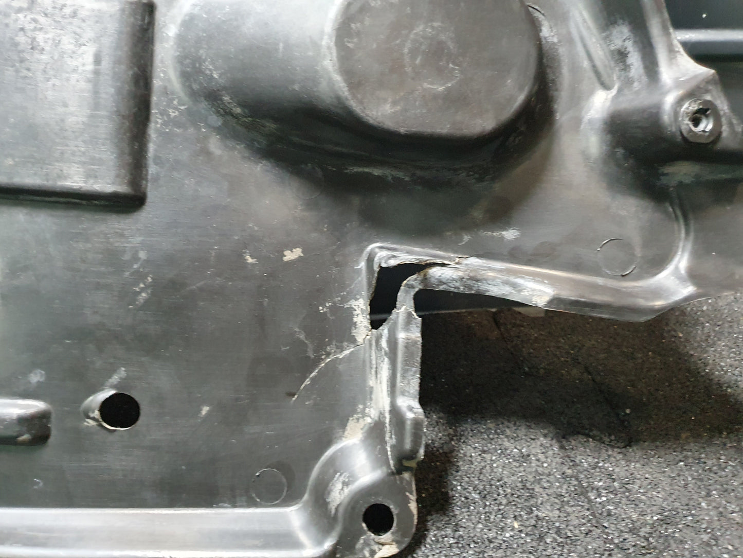 Scut caroserie stanga Audi A6 C6 (4F2) Sedan 3.0 TDI BMK 2005