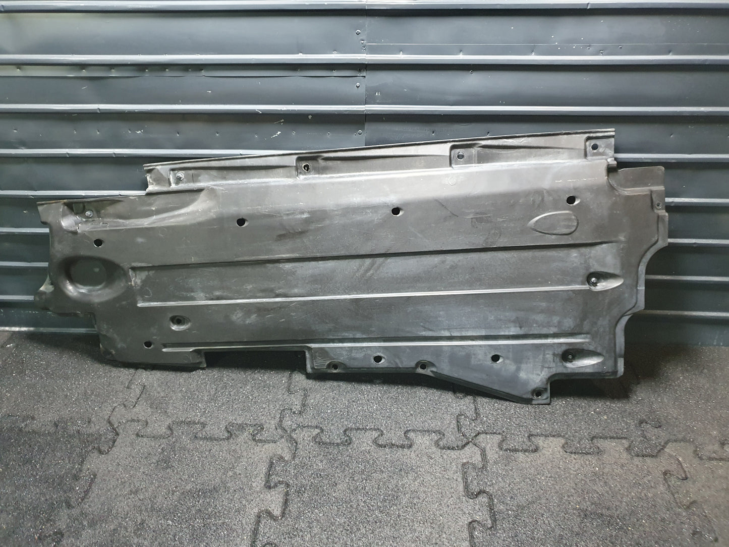 Scut caroserie stanga Audi A6 C6 (4F2) Sedan 3.0 TDI BMK 2005