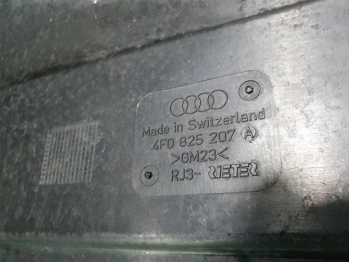 Scut caroserie stanga Audi A6 C6 (4F2) Sedan 3.0 TDI BMK 2005