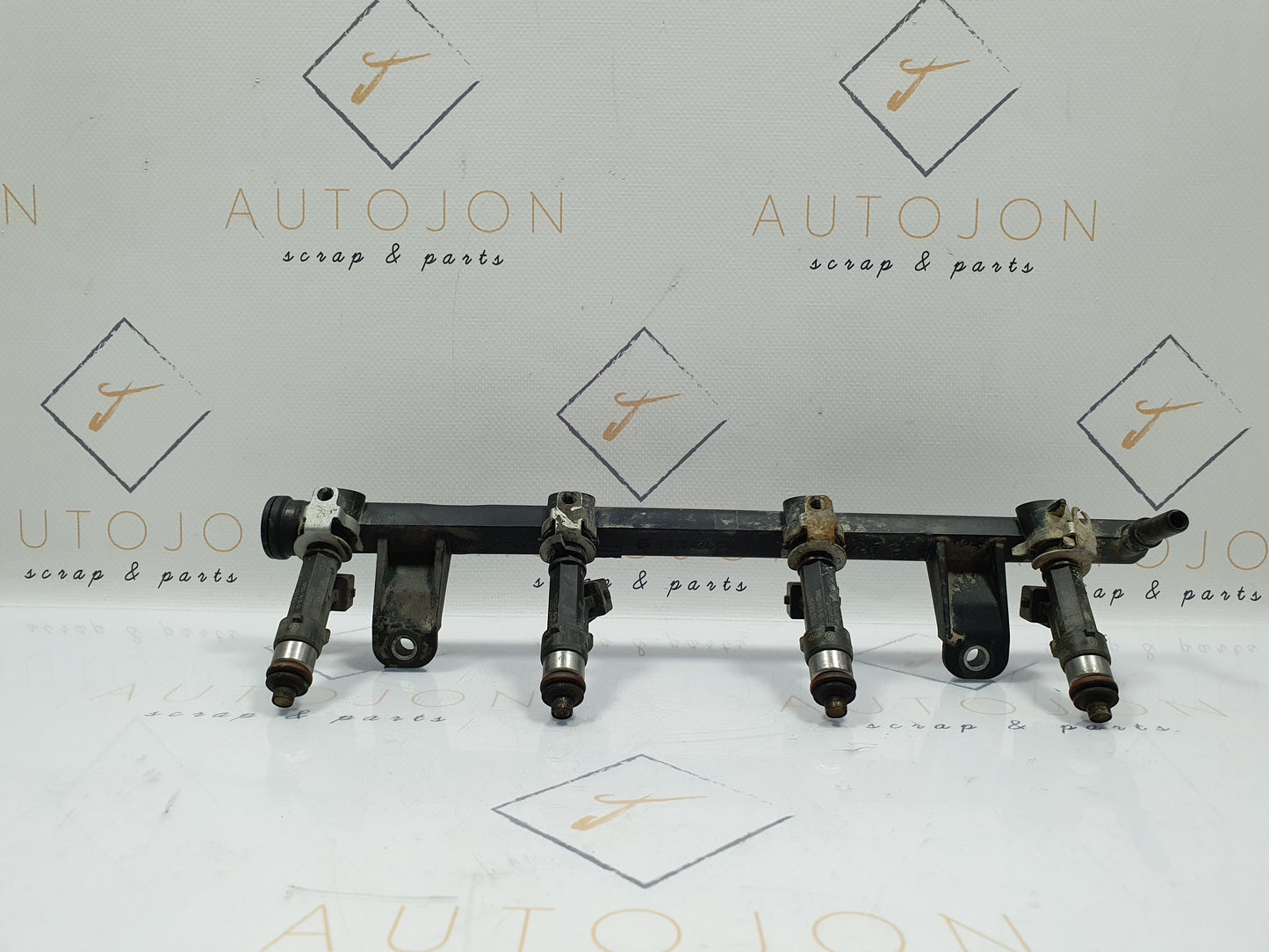 Rampa cu injectoare Dacia Logan (LS_) 1.6 b K7M 2005