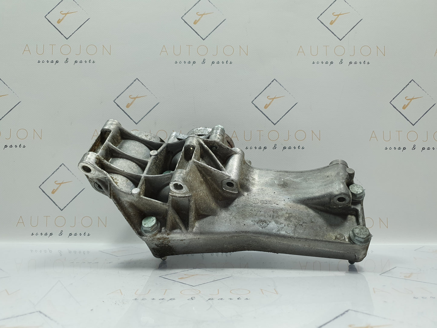 Suport accesorii motor Volkswagen Polo (6N1) Hatchback 1.4 b APQ 1999