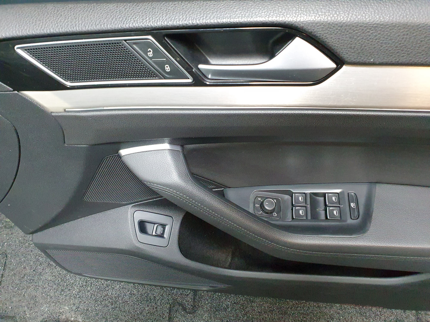 Panou usa dreapta fata Volkswagen Passat B8 (3G5) Variant 2.0 TDI CRLB DSG 2015