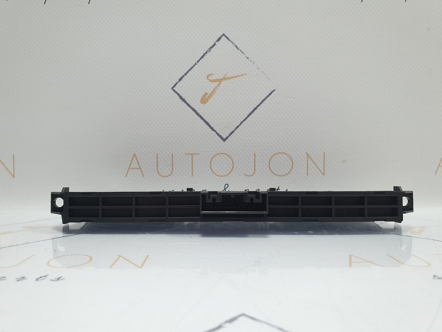 Consola butoane avarii senzori parcare Volkswagen Passat B8 (3G5) Variant 2.0 TDI CRLB DSG 2015