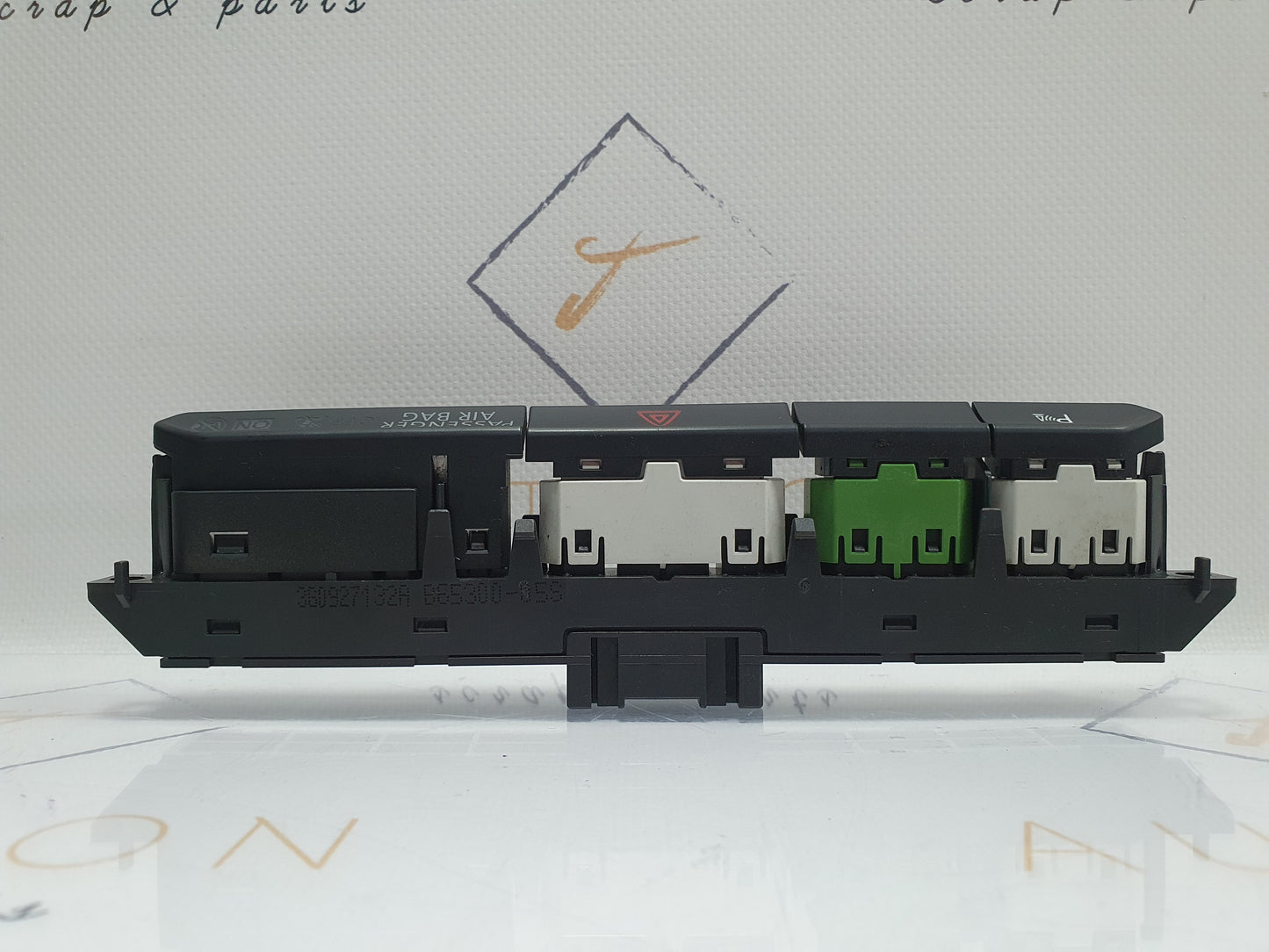 Consola butoane avarii senzori parcare Volkswagen Passat B8 (3G5) Variant 2.0 TDI CRLB DSG 2015