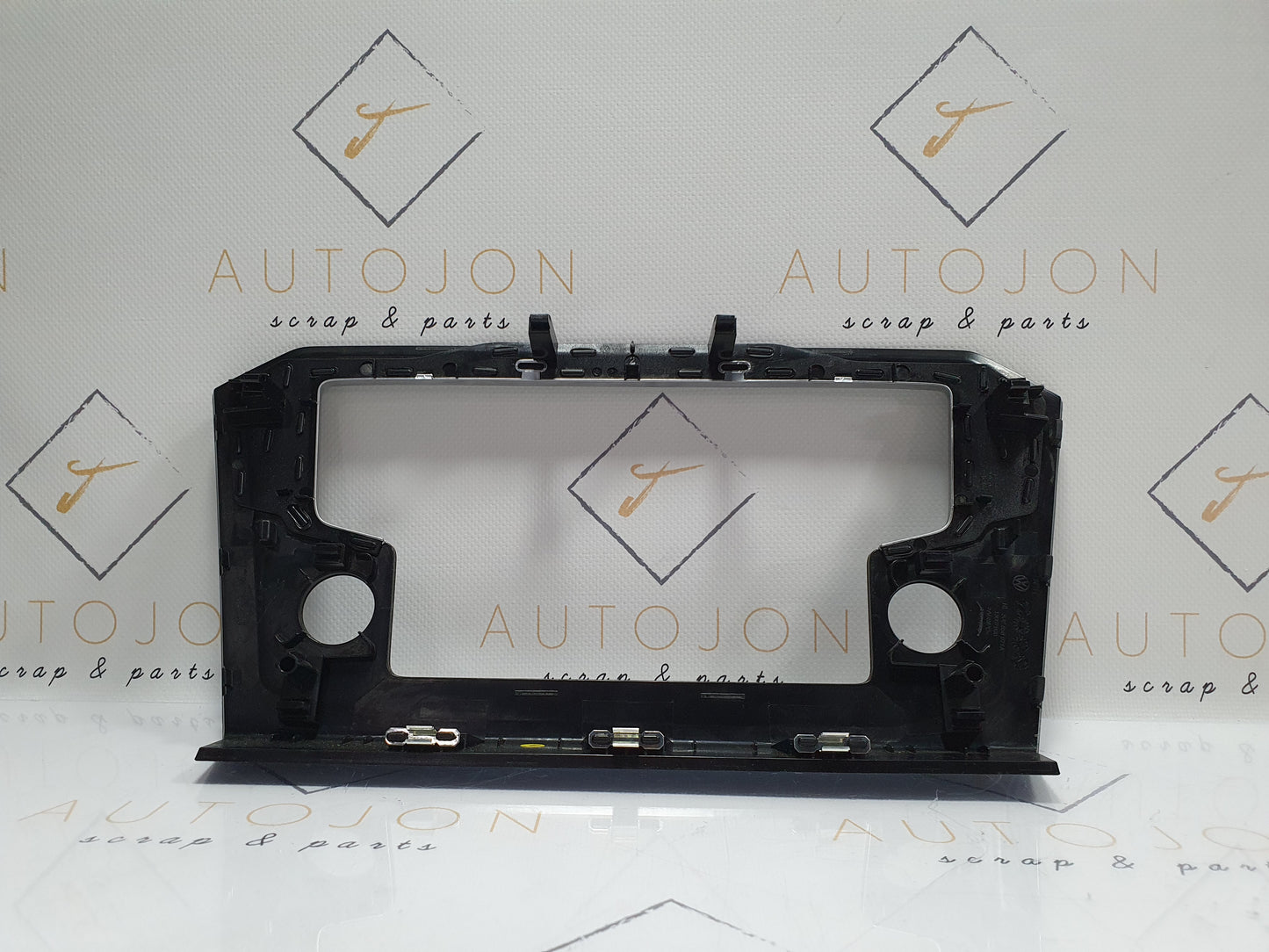 Ornament rama navigatie bord Volkswagen Passat B8 (3G5) Variant 2.0 TDI CRLB DSG 2015