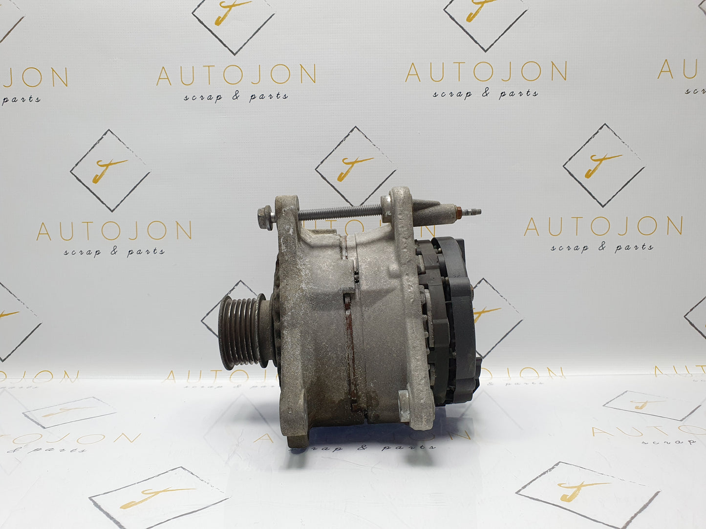 Alternator VOLKSWAGEN LUPO (6X1, 6E1) [ 1998 - 2005 ] OEM 037903025L / 037 903 025 L