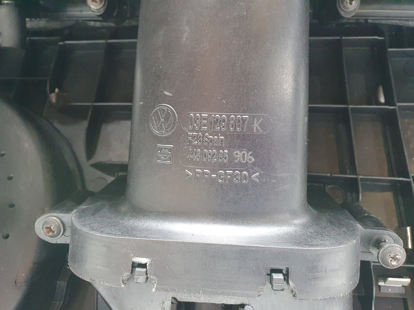 Capac motor SEAT IBIZA IV (6L1) [ 2002 - 2009 ] OEM 03E129607K / 03E 129 607 K