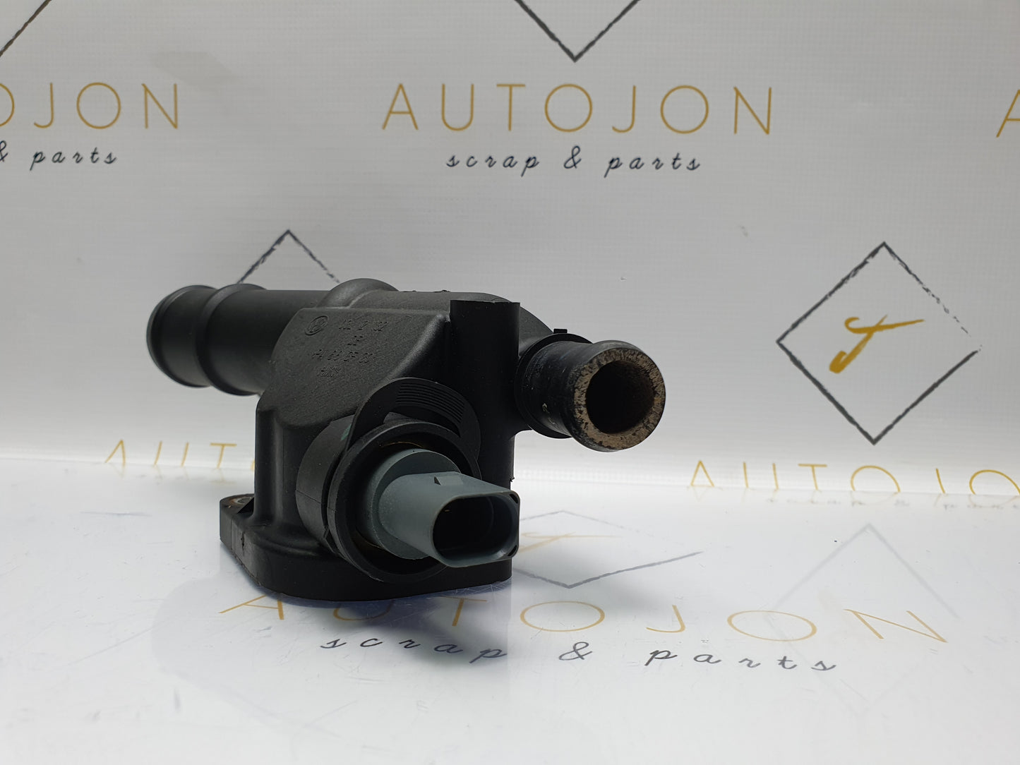 Distribuitor apa VOLKSWAGEN GOLF VI (5K1) [ 2008 - 2013 ] OEM 03L121132 / 03L 121 132