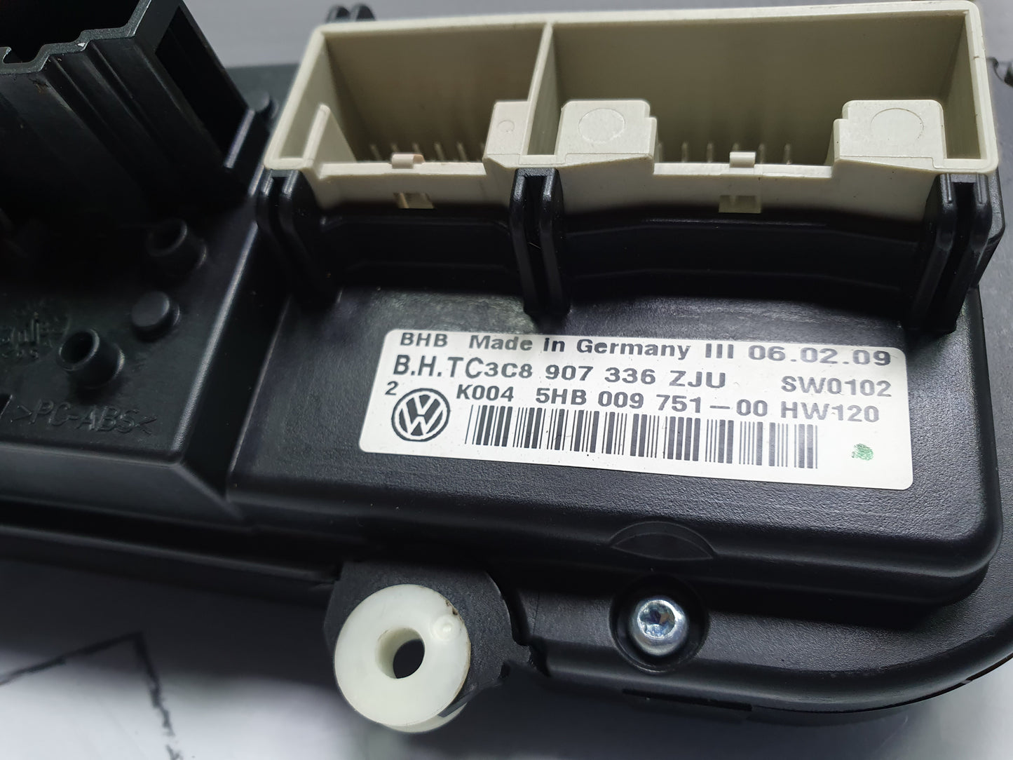 Panou comanda AC VOLKSWAGEN GOLF VI (5K1) [ 2008 - 2013 ] OEM 3C8907336ZJU / 3C8 907 336 ZJU