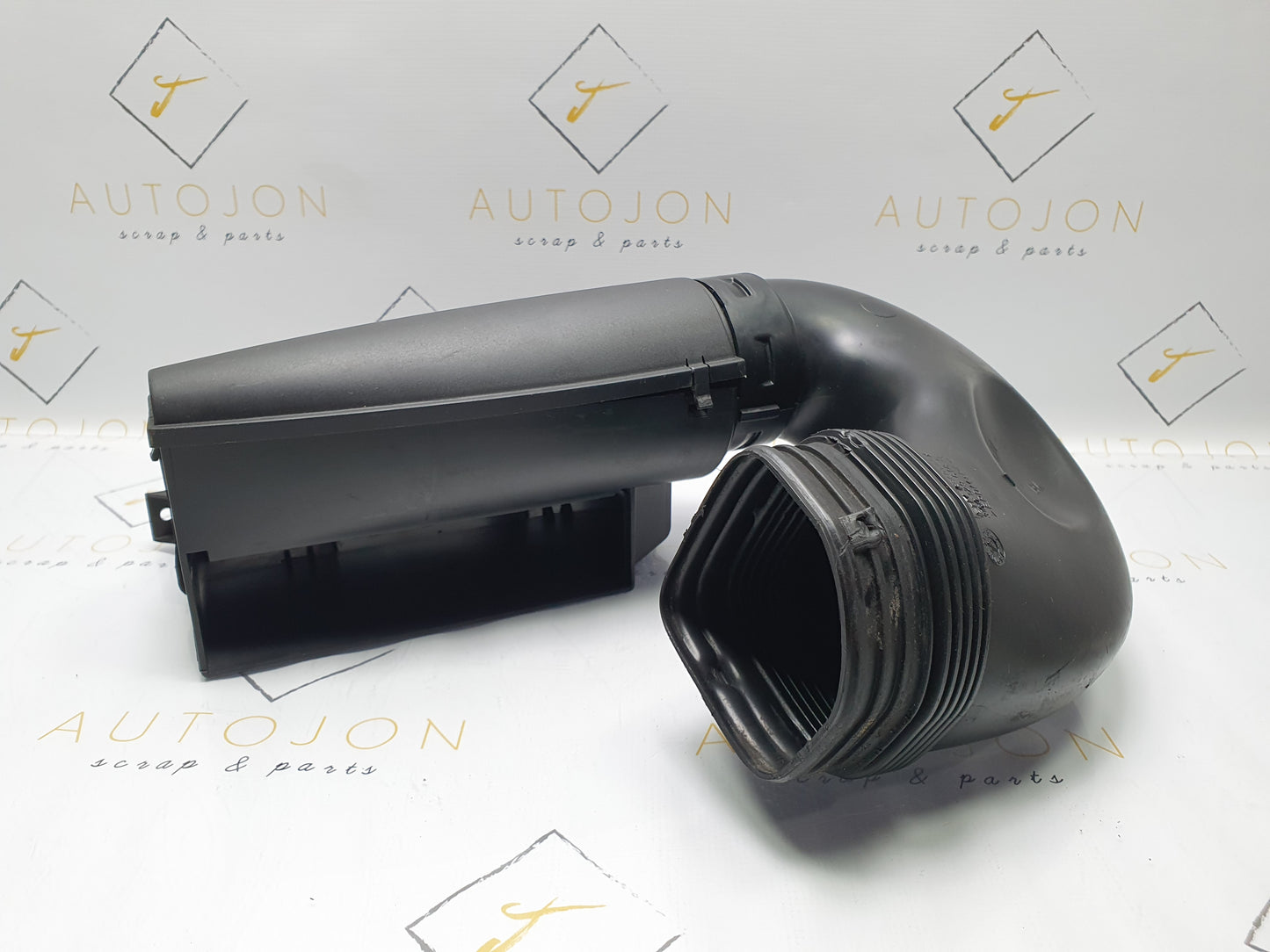 Deflector capota VOLKSWAGEN GOLF VI (5K1) [ 2008 - 2013 ] OEM 1K0805962E / 1K0 805 962 E