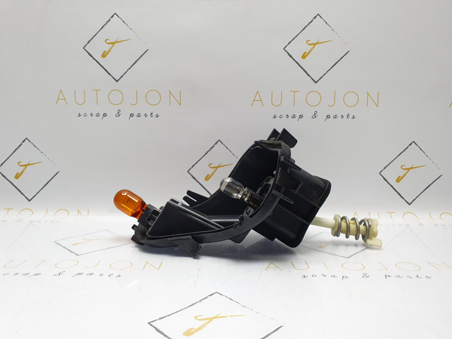 Soclu lampa stop aripa dreapta VOLKSWAGEN GOLF VI (5K1) [ 2008 - 2013 ] OEM 5K0945258 / 5K0 945 258