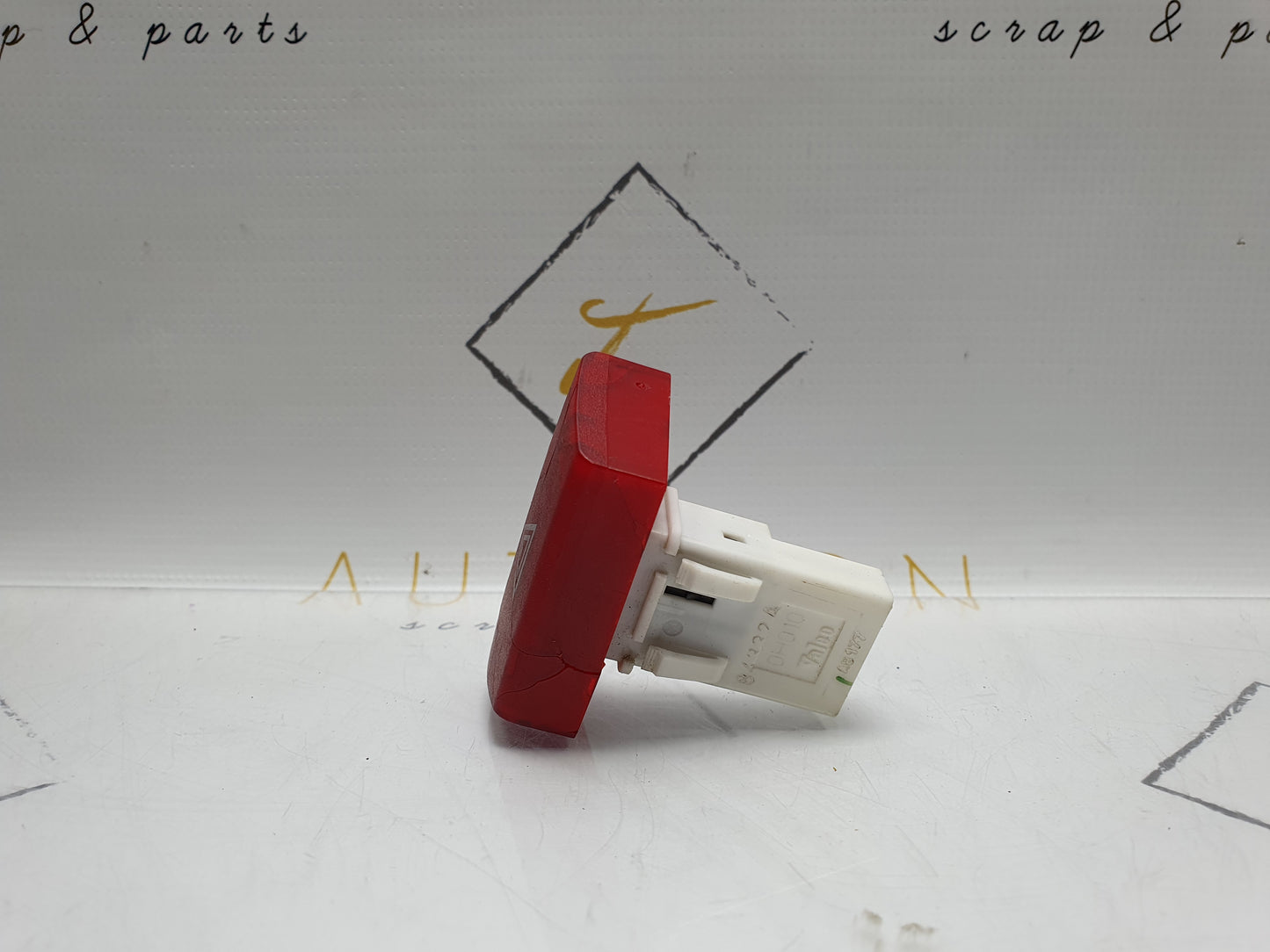 Buton avarie TOYOTA AYGO (_B1_) [ 2005 - NOW ] OEM 84332A