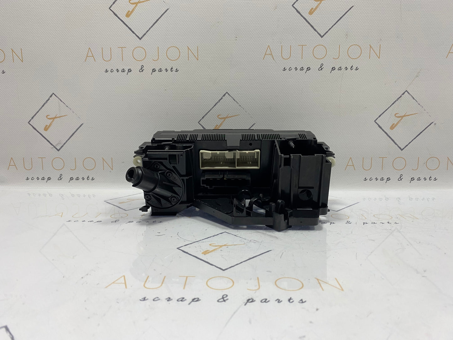 Panou comanda clima Volkswagen Passat (3C5) Variant 2.0 TDI BMP 2007