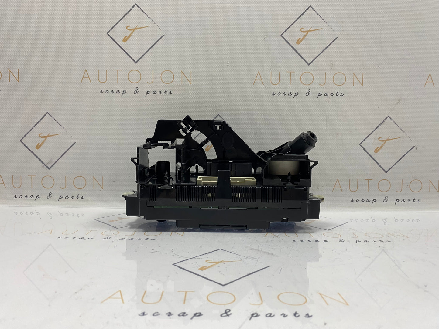 Panou comanda clima Volkswagen Passat (3C5) Variant 2.0 TDI BMP 2007