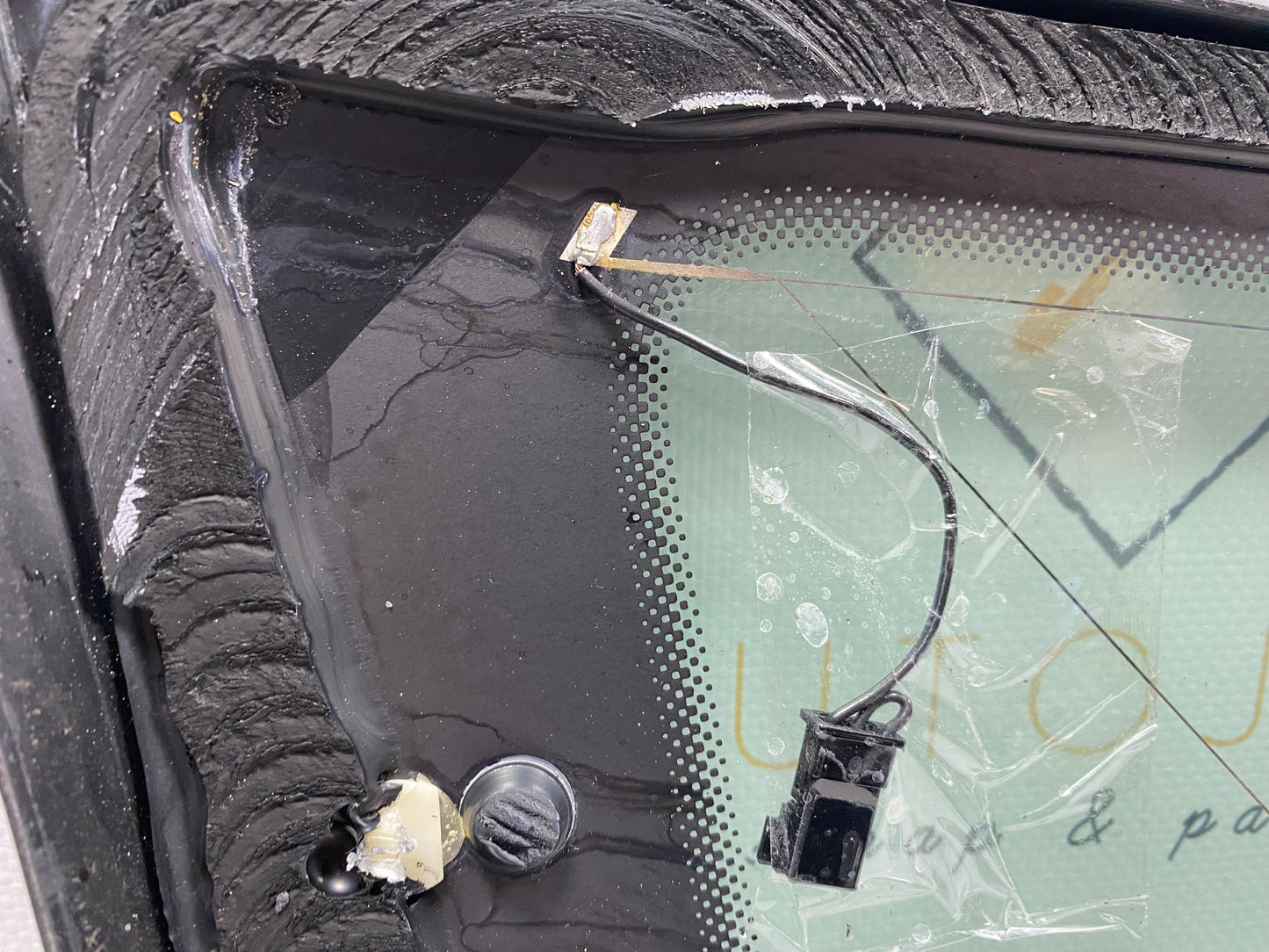 Geam fix stanga spate Volkswagen Passat (3C5) Variant 2.0 TDI BMP 2007