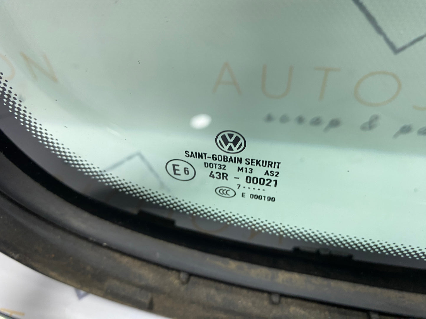 Geam fix stanga spate Volkswagen Passat (3C5) Variant 2.0 TDI BMP 2007