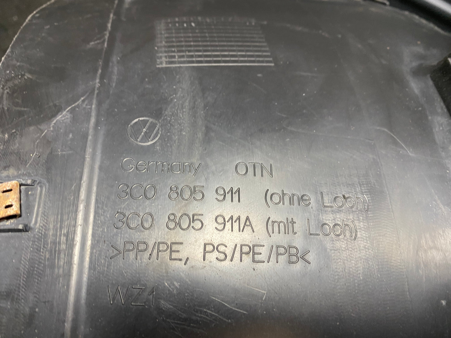 Carenaj mic roata drepta fata Volkswagen Passat (3C5) Variant 2.0 TDI BMP 2007